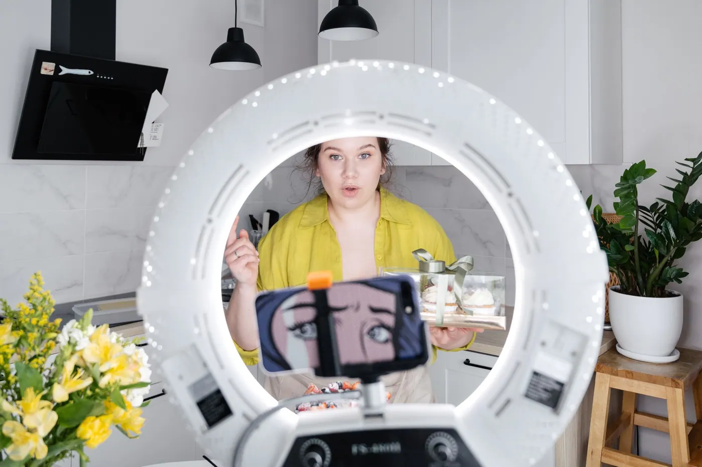 Tvorkyňa si na telefóne zakladá účet